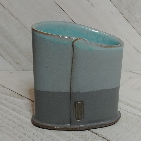 Small Sh Clay Vase Holder - Picture 1 of 5
